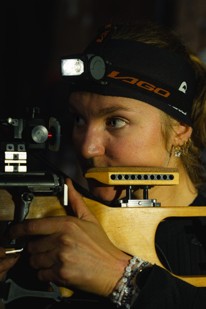 Maya Cloetens, biathlète française, rejoint la fédération de ski belge en 2022 et est ambassadrice Lagolight.